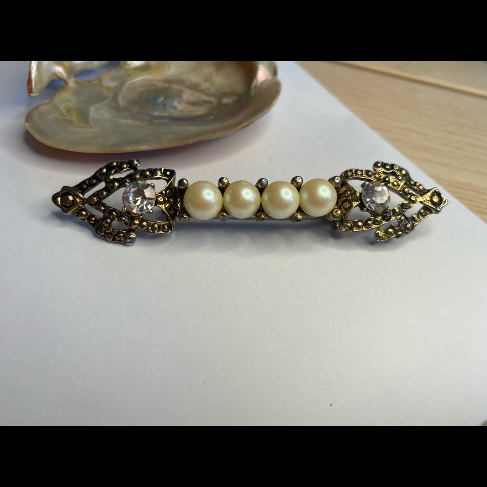 1940s bar brooch